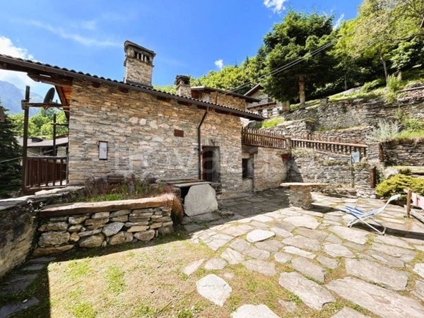 casa indipendente in vendita a Castelmagno
