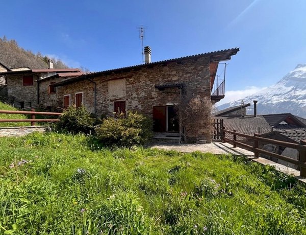 casa indipendente in vendita a Castelmagno in zona Chiotti