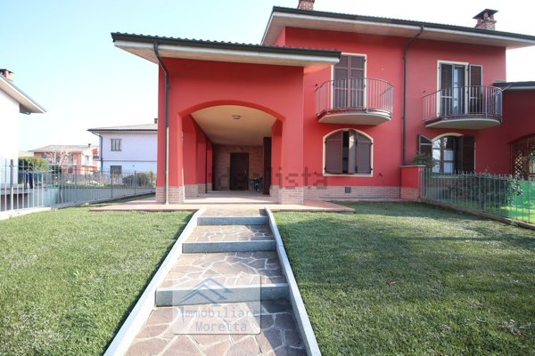 casa indipendente in vendita a Castiglione Falletto