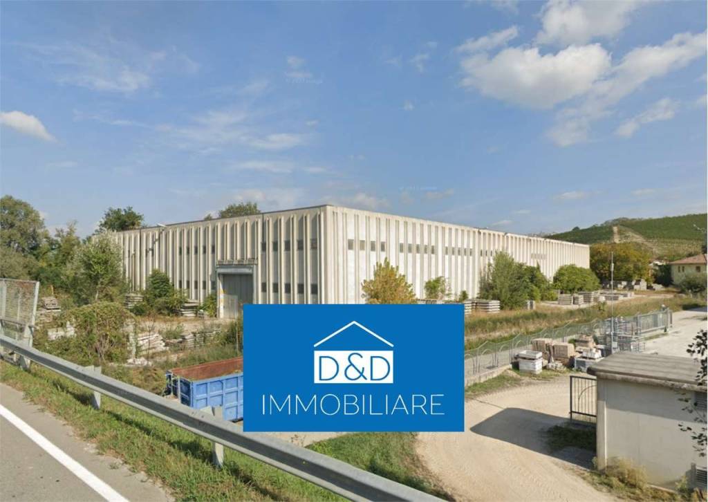 locale commerciale in vendita a Castiglione Falletto