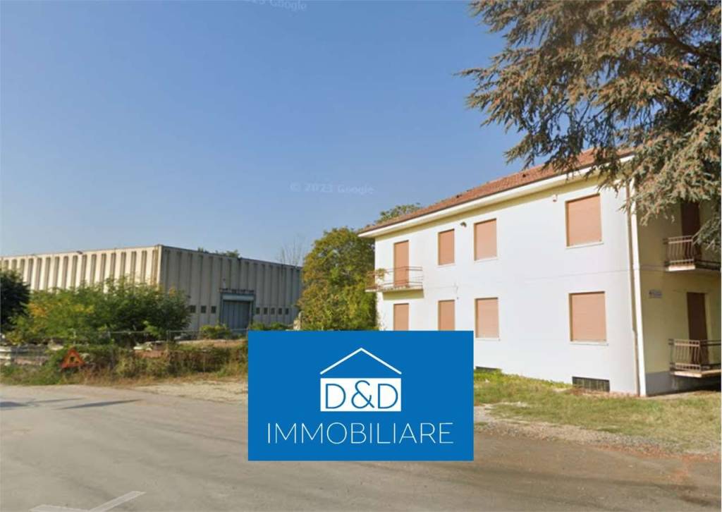 locale commerciale in vendita a Castiglione Falletto