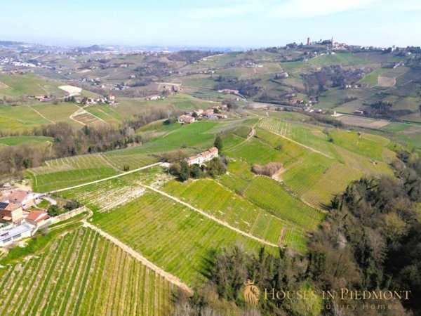casa indipendente in vendita a Castiglione Tinella