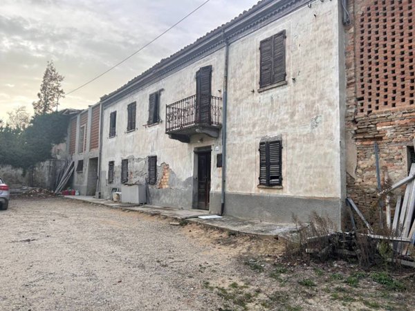 casa indipendente in vendita a Castiglione Tinella in zona San Giorgio