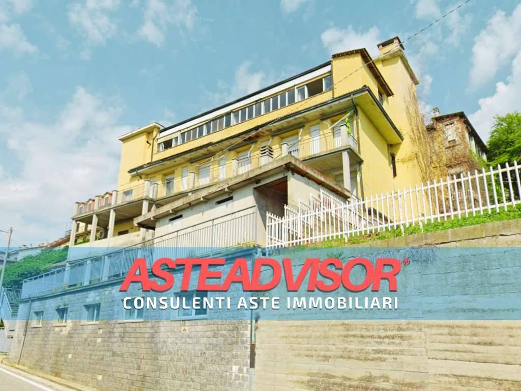 villa in vendita a Castiglione Tinella