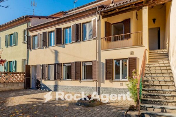 casa indipendente in vendita a Castiglione Tinella