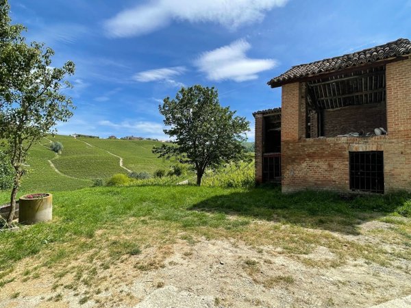 appartamento in vendita a Castiglione Tinella in zona Balbi