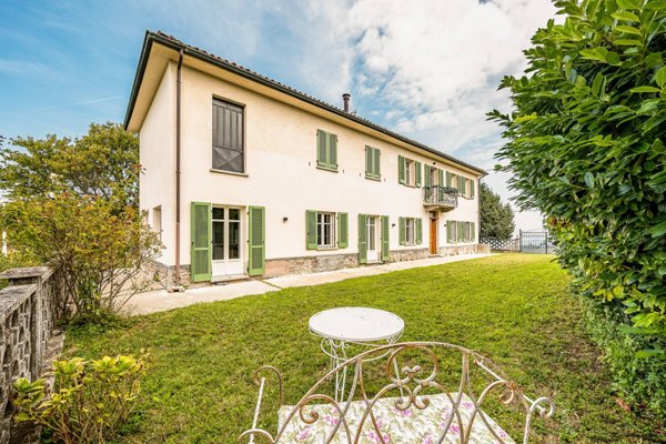 casa indipendente in vendita a Castiglione Tinella in zona San Giorgio