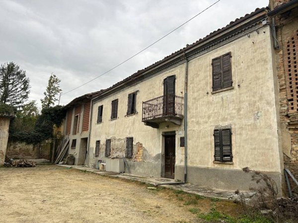 casa indipendente in vendita a Castiglione Tinella in zona San Giorgio