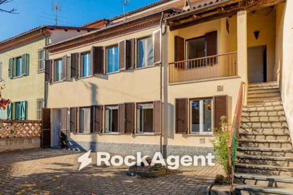 casa indipendente in vendita a Castiglione Tinella in zona San Carlo