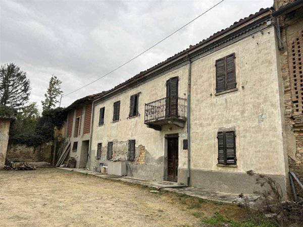 casa indipendente in vendita a Castiglione Tinella in zona San Giorgio