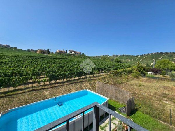 casa indipendente in vendita a Castiglione Tinella in zona Balbi