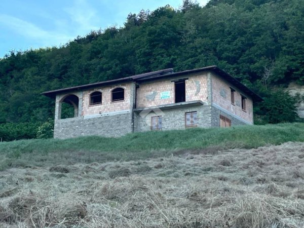 casa indipendente in vendita a Castino