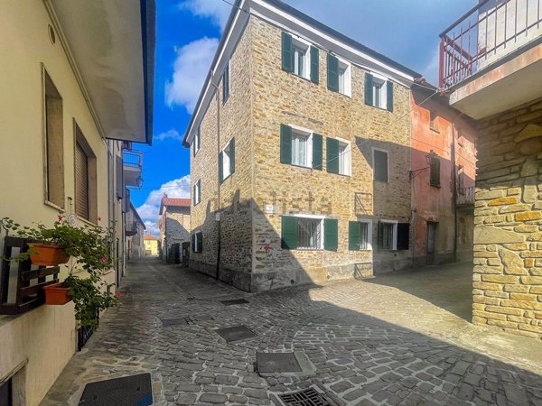 casa indipendente in vendita a Castino