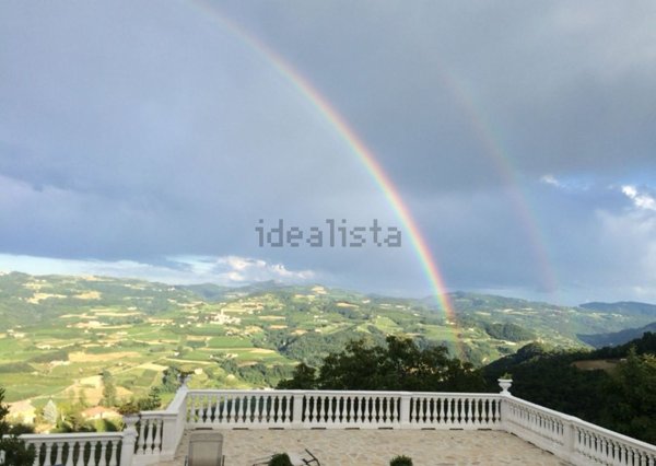 esavano in vendita a Castino