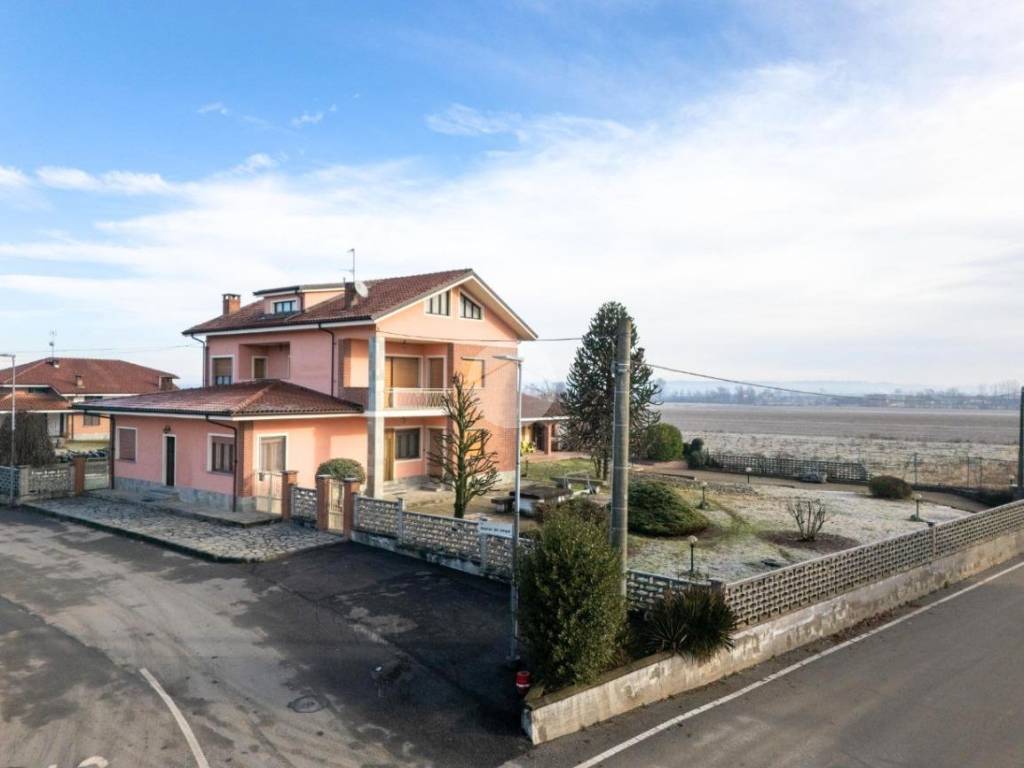 casa indipendente in vendita a Cavallermaggiore