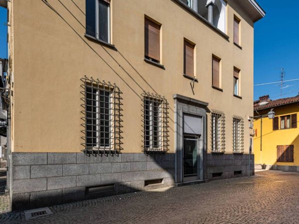 negozio in vendita a Cavallermaggiore