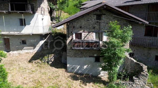 casa indipendente in vendita a Celle di Macra