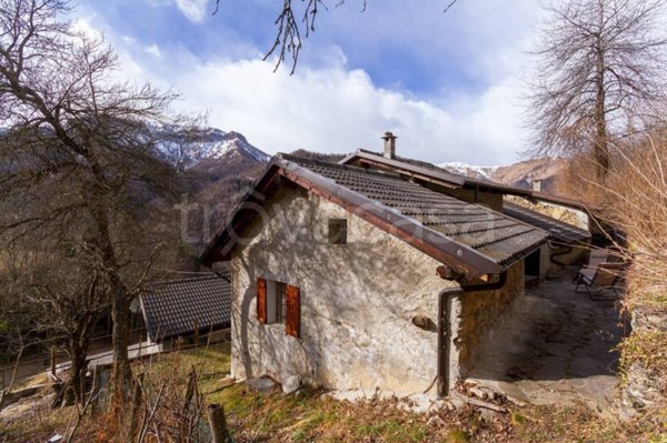 appartamento in vendita a Celle di Macra in zona Ruà