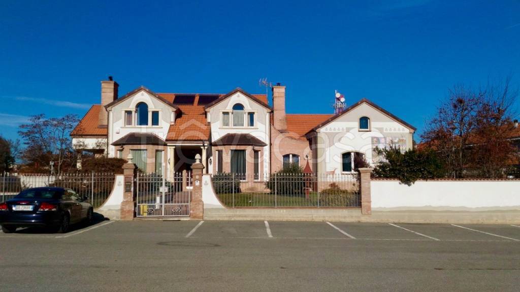 casa indipendente in vendita a Centallo