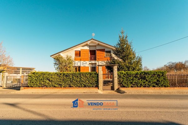 casa indipendente in vendita a Centallo