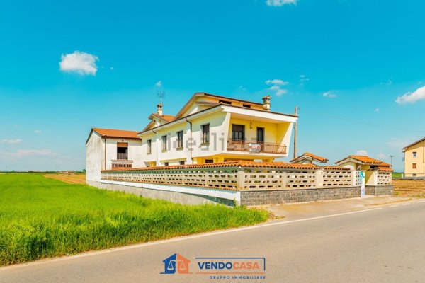 casa indipendente in vendita a Centallo in zona San Biagio