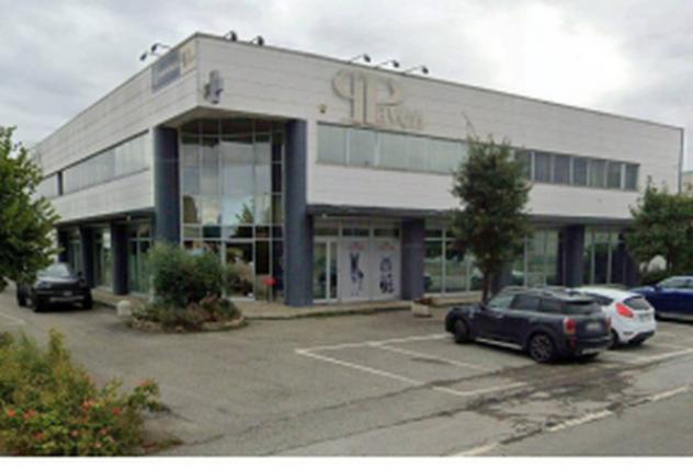 locale commerciale in vendita a Centallo