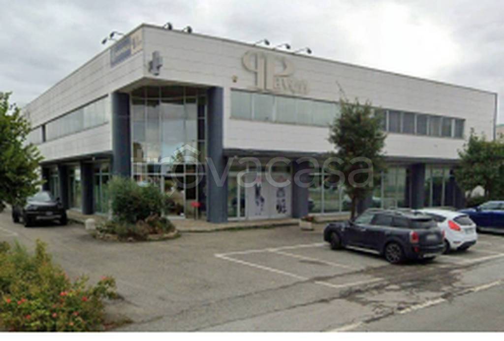 locale commerciale in vendita a Centallo