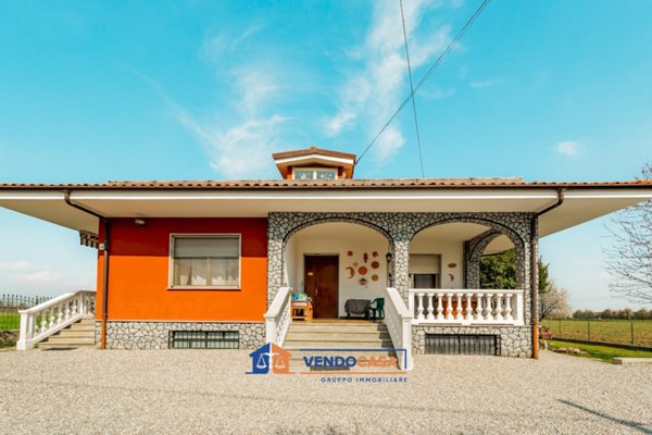 casa indipendente in vendita a Centallo