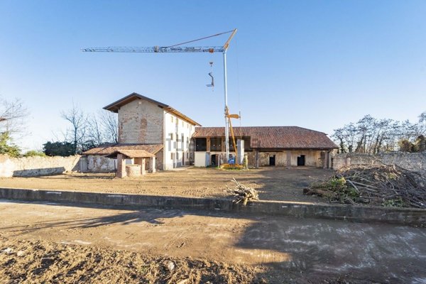 casale in vendita a Centallo in zona Roata Chiusani