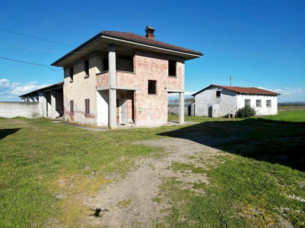 casa indipendente in vendita a Centallo