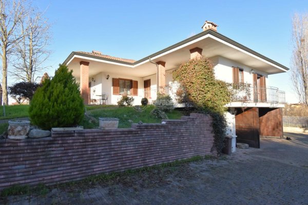 casa indipendente in vendita a Ceresole Alba