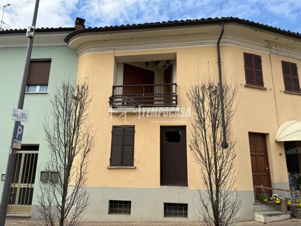 casa indipendente in vendita a Ceresole Alba