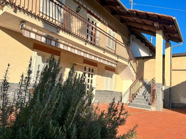 casa indipendente in vendita a Ceresole Alba in zona Borretti