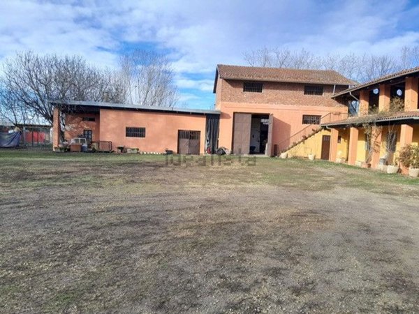 casa indipendente in vendita a Ceresole Alba