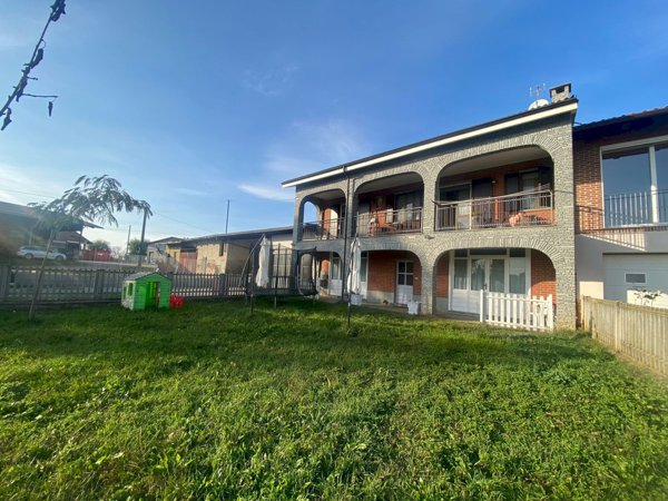 casa indipendente in vendita a Ceresole Alba