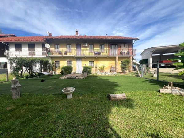 casa indipendente in vendita a Ceresole Alba