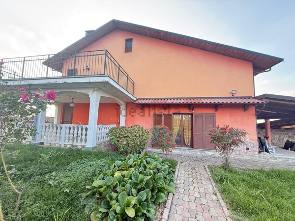 casa indipendente in vendita a Ceresole Alba in zona Borretti