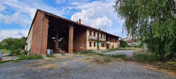casale in vendita a Ceresole Alba