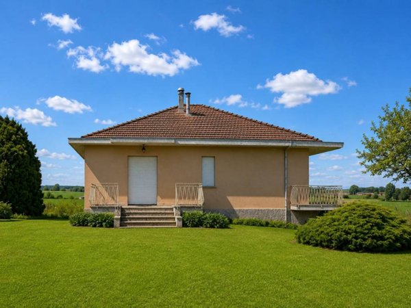 casa indipendente in vendita a Ceresole Alba in zona Cappelli