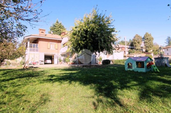 casa indipendente in vendita a Ceresole Alba