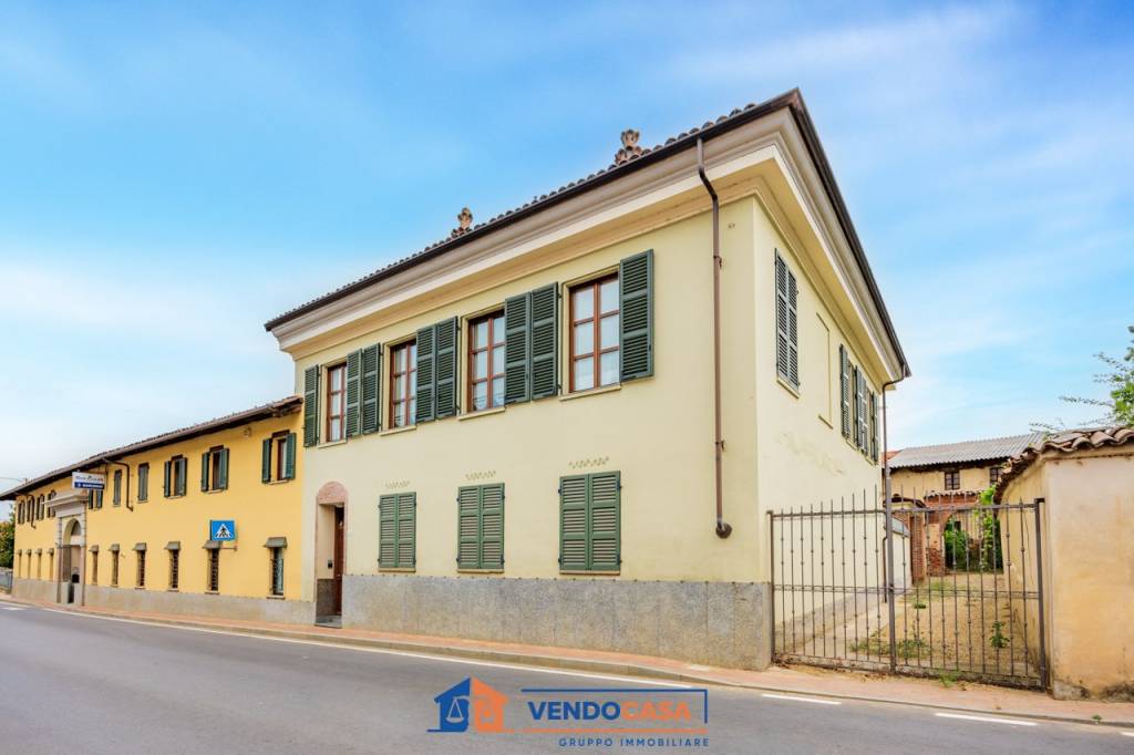 casa indipendente in vendita a Ceresole Alba