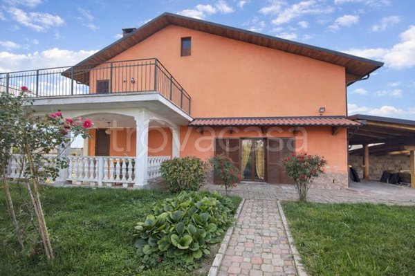 casa indipendente in vendita a Ceresole Alba in zona Borretti