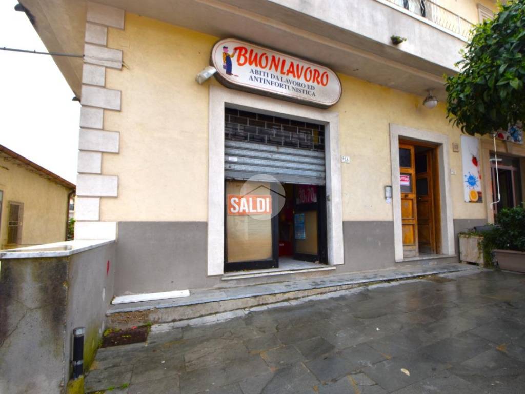 locale commerciale in vendita ad Agropoli