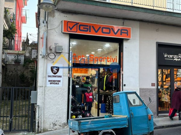 locale commerciale in vendita ad Agropoli