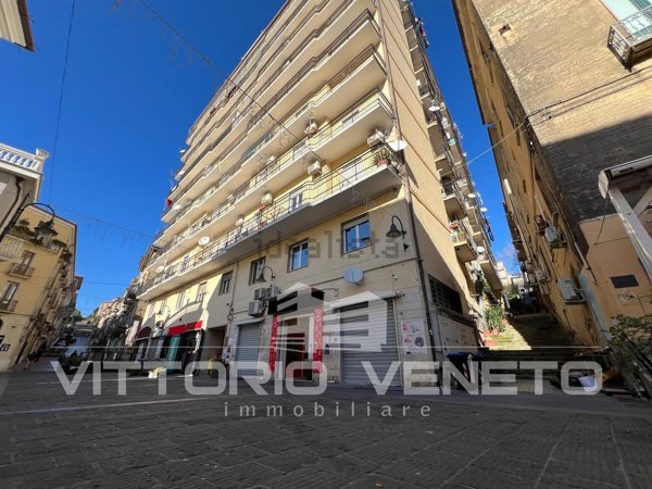 locale commerciale in vendita ad Agropoli