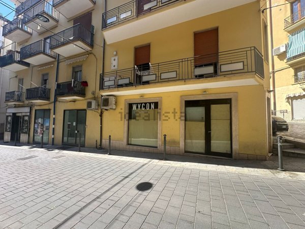 locale commerciale in vendita ad Agropoli
