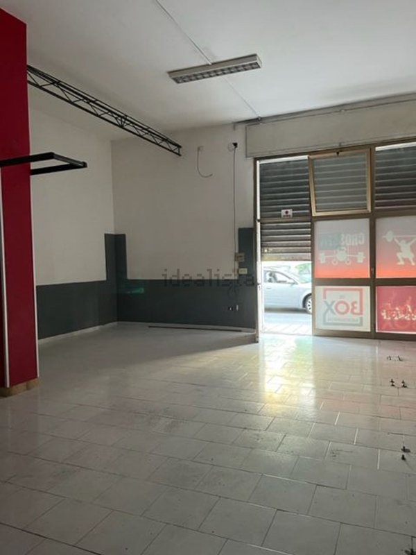 locale commerciale in vendita ad Agropoli