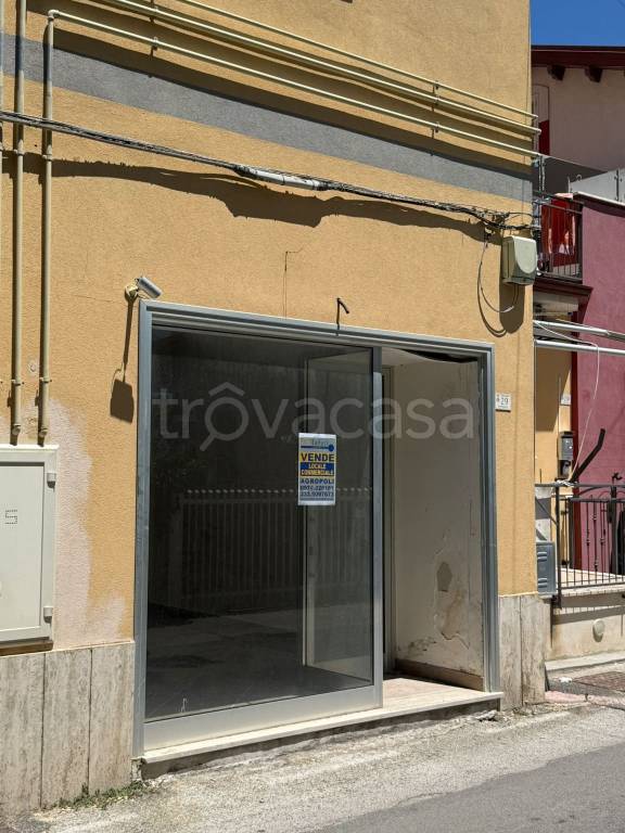 locale commerciale in vendita ad Agropoli
