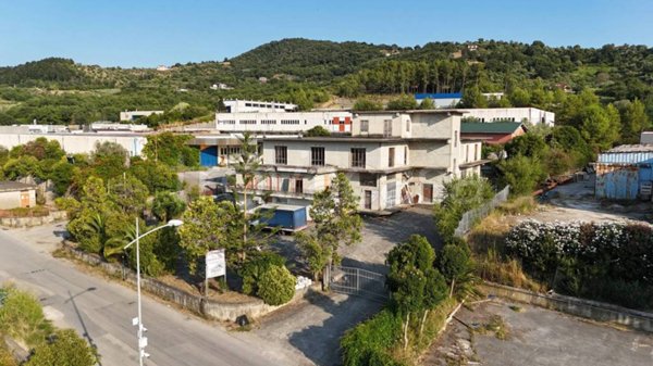 locale commerciale in vendita ad Agropoli
