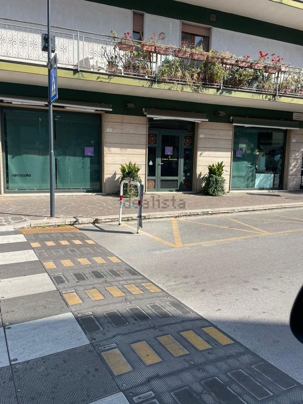 locale commerciale in vendita ad Agropoli